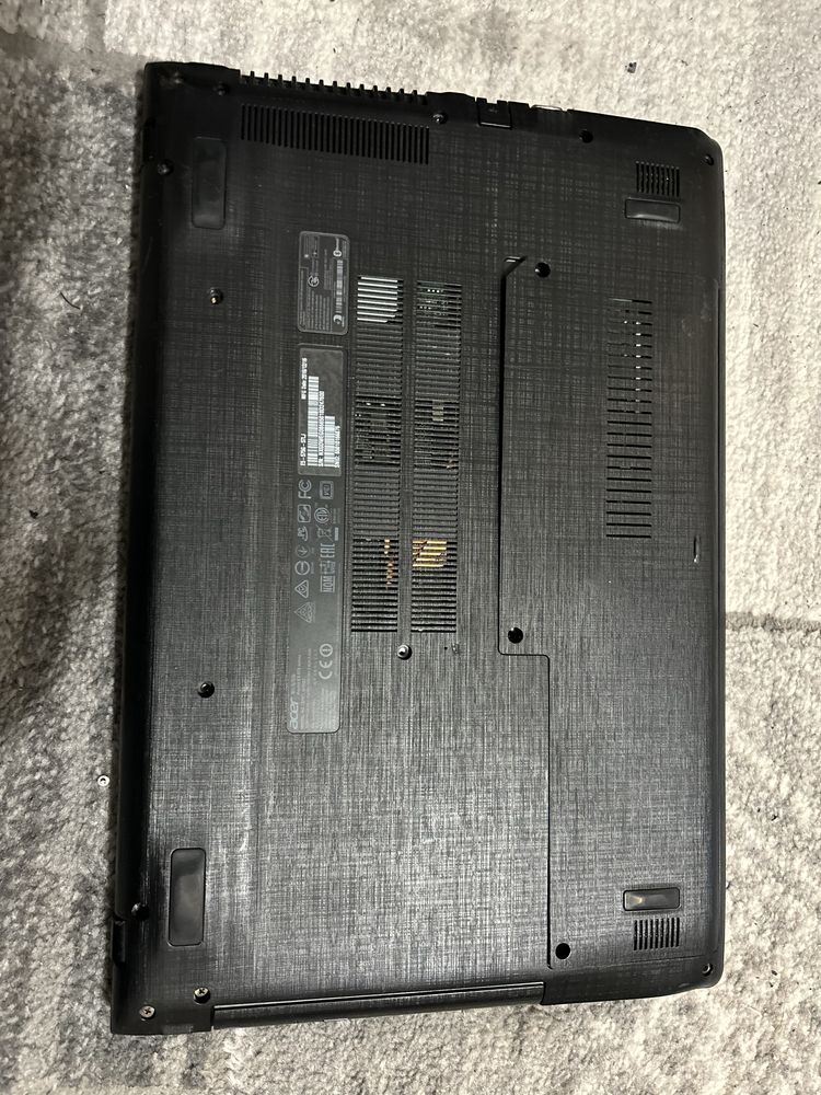 Acer E5-575G i5-7200u 8gb ram , ssd