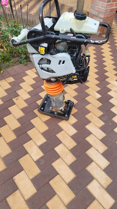 Mai compactor profesional Mikasa motor Honda GX 120