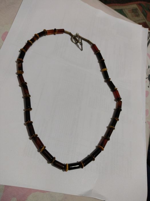 Vând Coliere pietre semiprețioase 1500 lei buc. Negociabil.