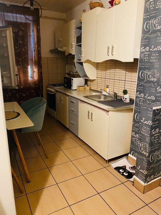 Închiriere apartament  2 camere semidecomandat Pitesti