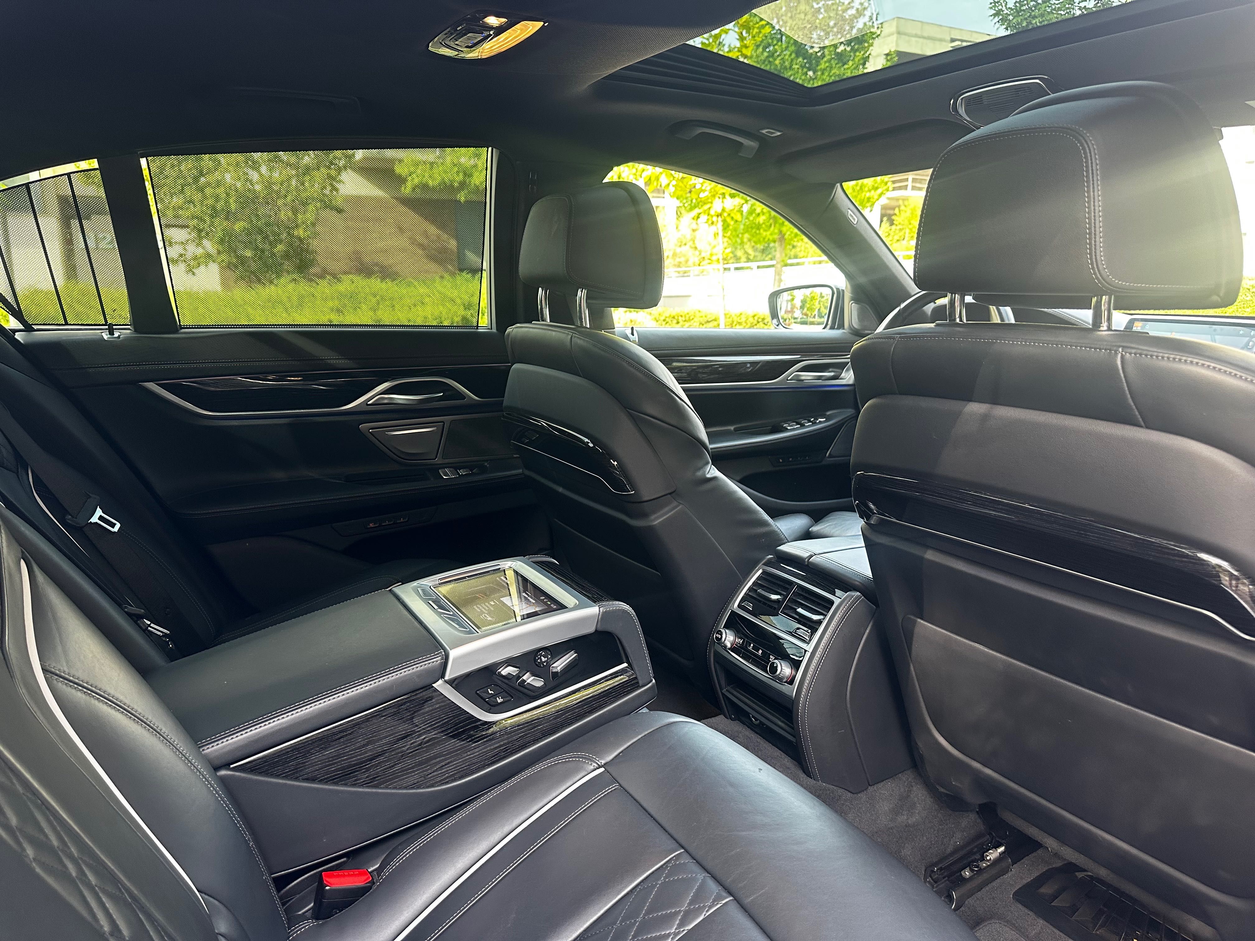 Inchiriez Auto Premium De Lux