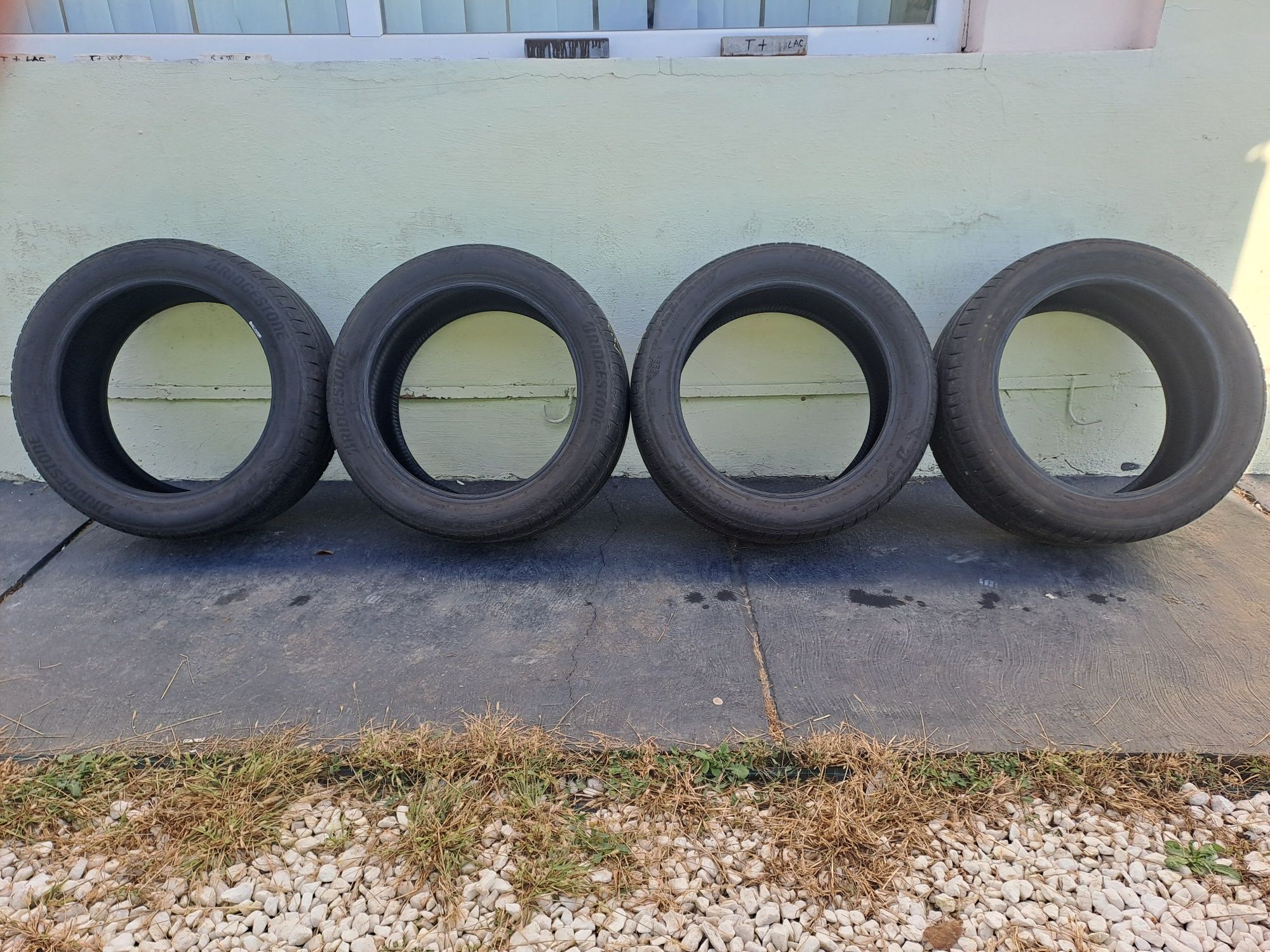 Vand set cauciucurile Bridgestone turanza 255/45/R19 T005