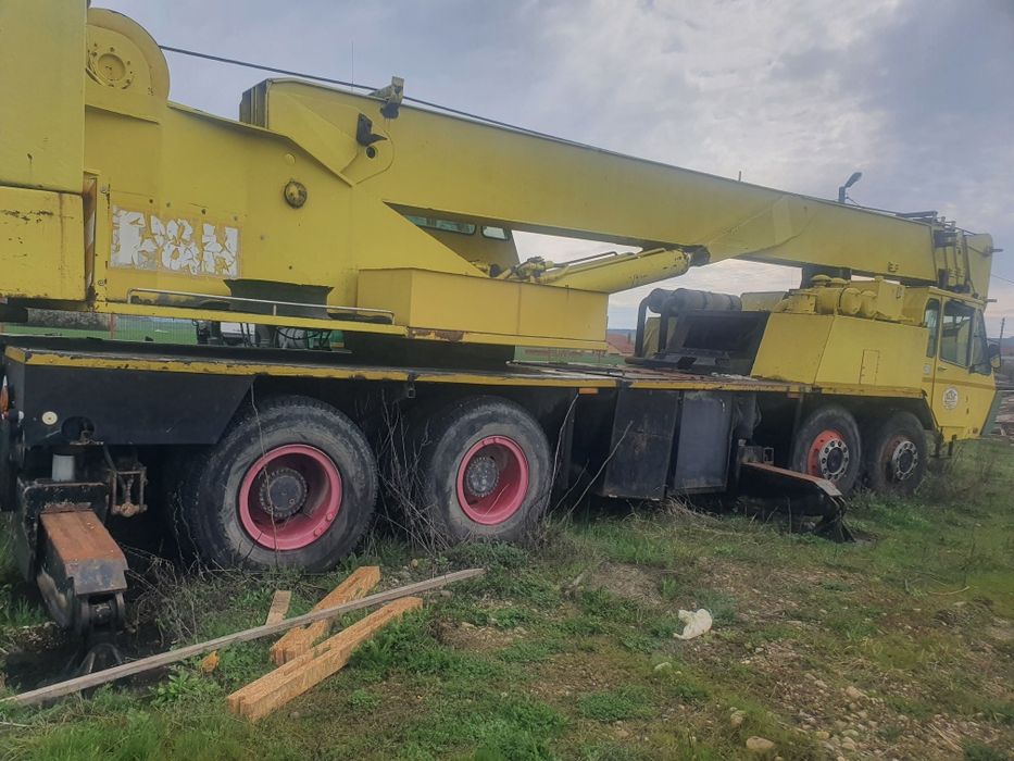 Automacara  6x8  marca  ph  in stare de functionare . Ridica 45 t