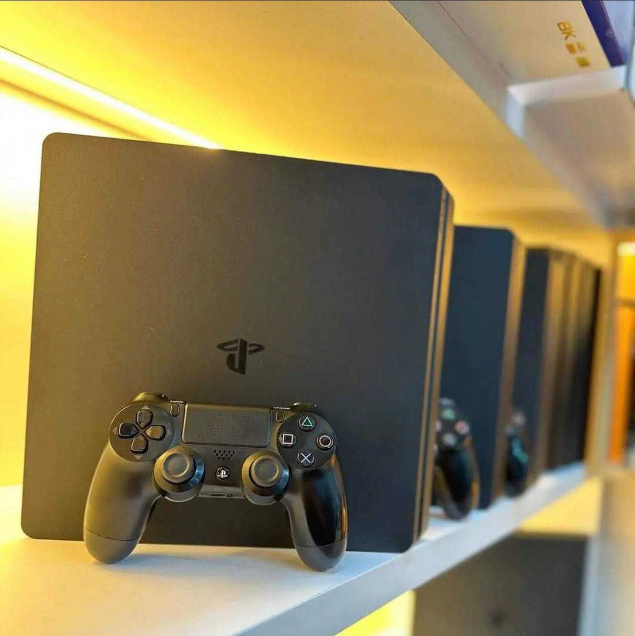 PlayStation 4 Slim / Pro в Идеальном Состоянии + с Играми и Доставкой!