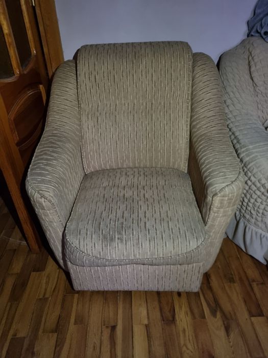 Продаю 2 кресла в хорошем состоянии