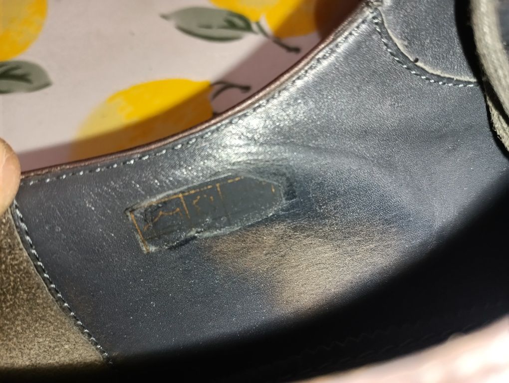 Hugo Boss N 44 кожени - 65 лв