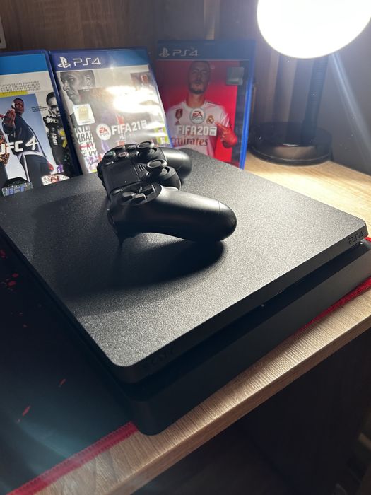 CADOUL PERFECT! PS4 Slim in stare IMPECABILA + Controller + 4 Jocuri
