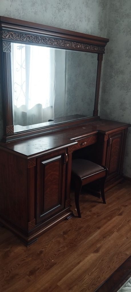 Спальный гарнитур, б/ у продам.