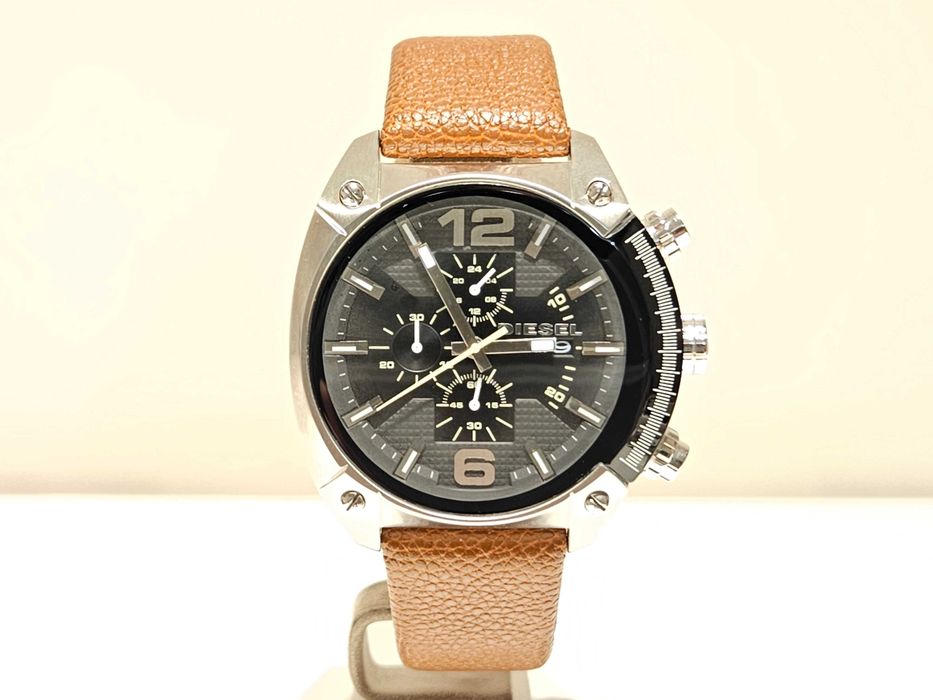 Продаван нов спортно елегантен мъжки кварц хронограф"DIESEL" DZ-4296