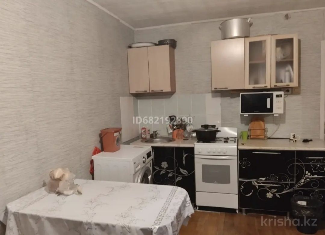 Продам недорого 1 комн кв в бывшем общежитии р-н рынка