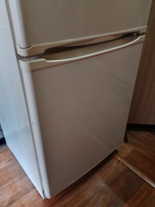 Продается холодильник индезит