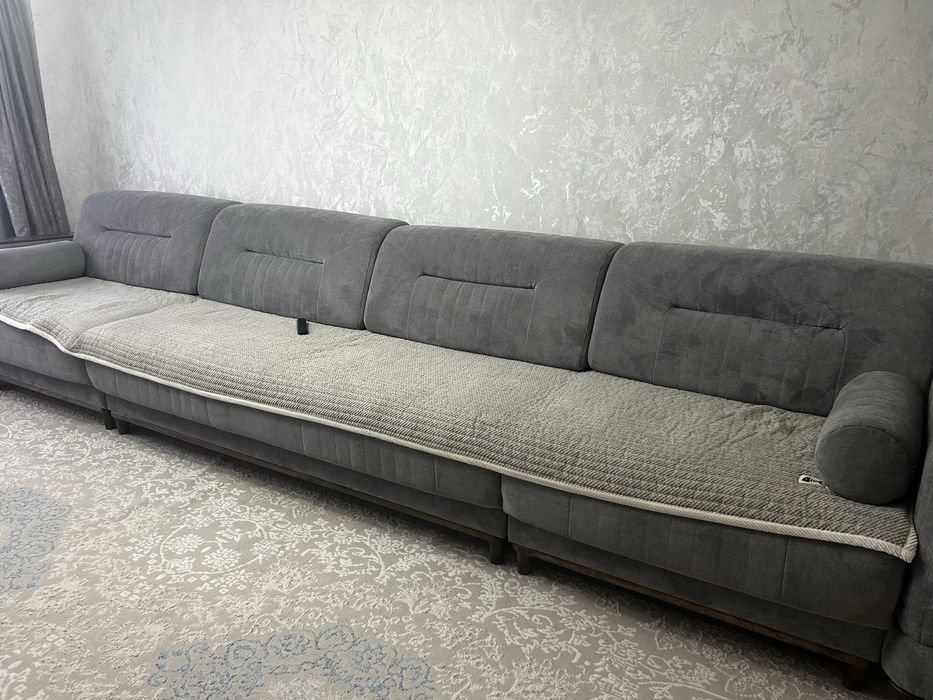Продам диван. Состояние почти новое.