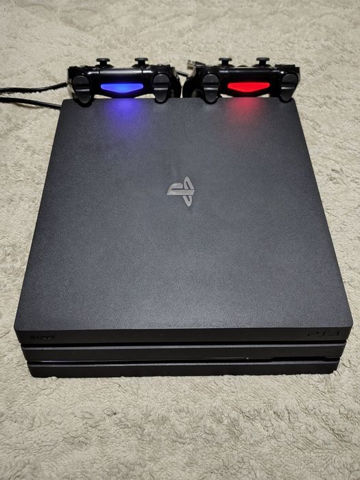 Joc Ps4 pro modat 20 jocuri toate accesoriile.