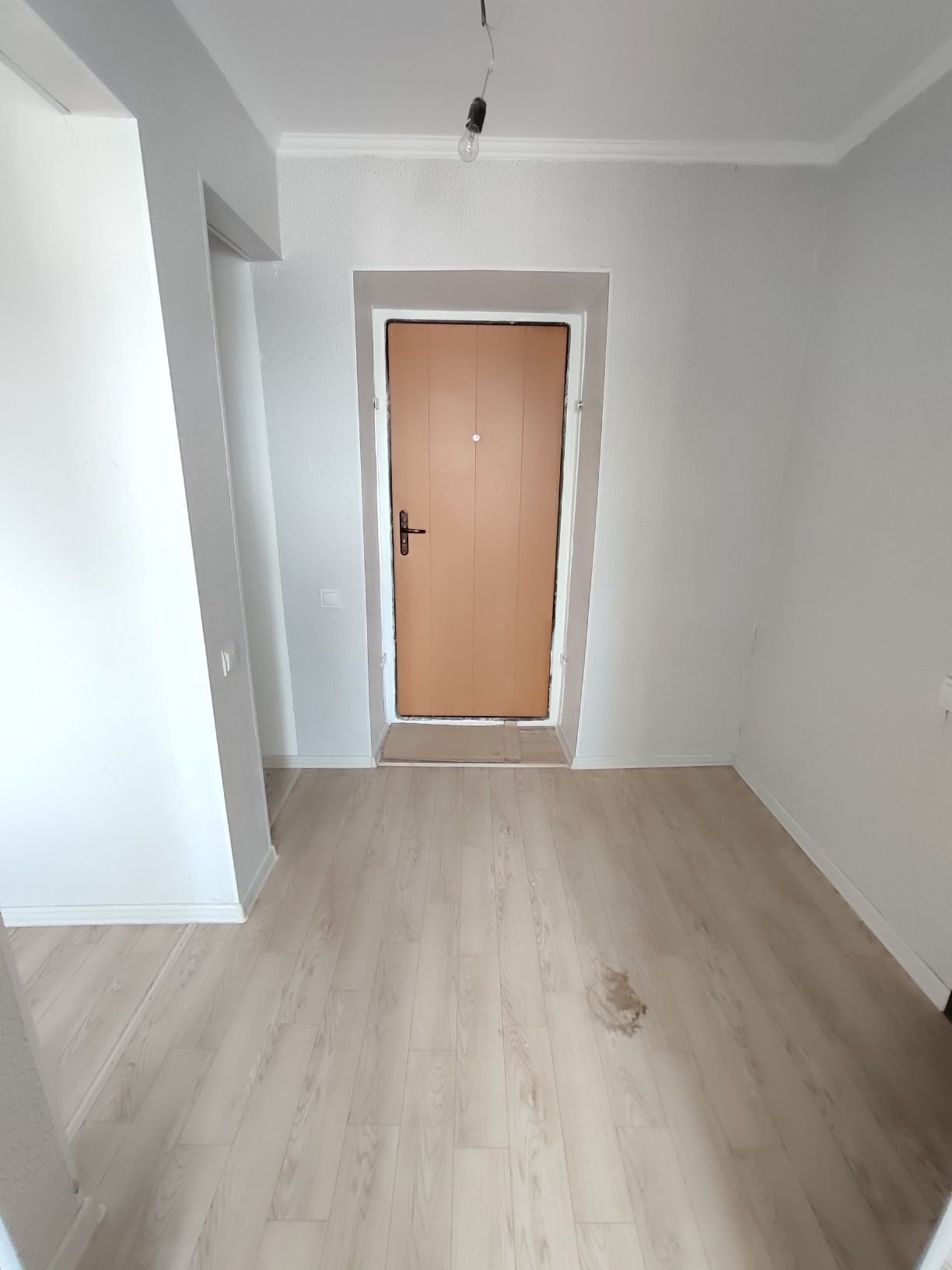 Продается 1-комн (7-52, 6 эт)