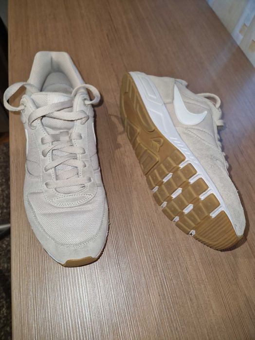 Sneakersi NIKE 42.5