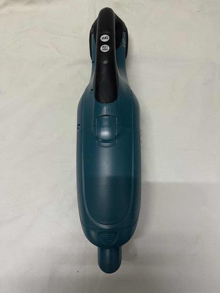 Акумулаторна прахосмукачка Makita
