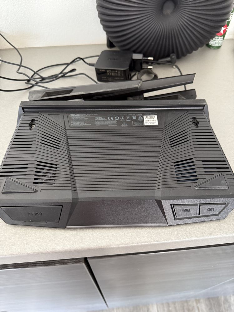 Router wireless ASUS RT-AC87U