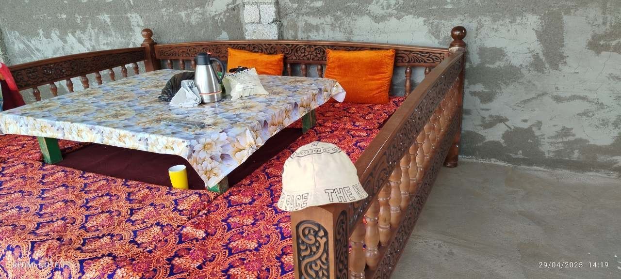 Oq tosh dacha oila uchun faqat