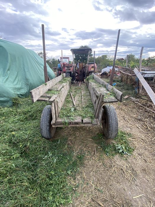 Vand căruță pentru tractor sau cal