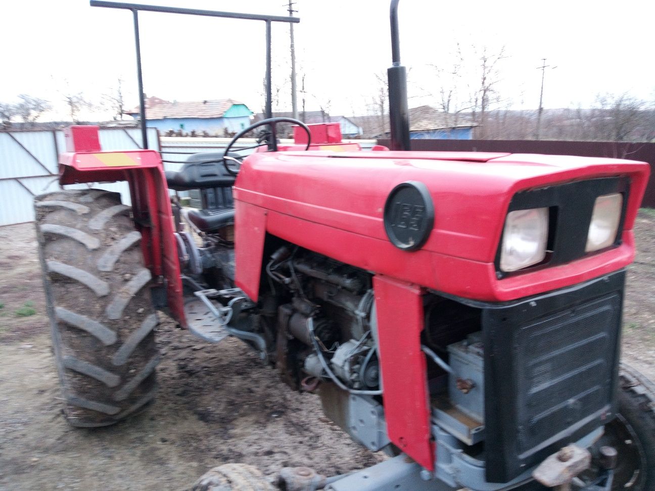 Vând tractor MF 60 cp