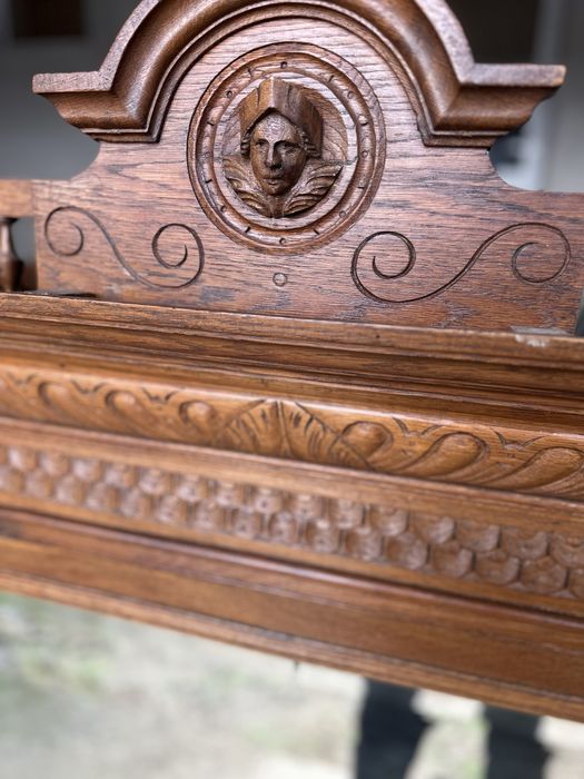 Антично дървено огледало с ръчна дърворезба