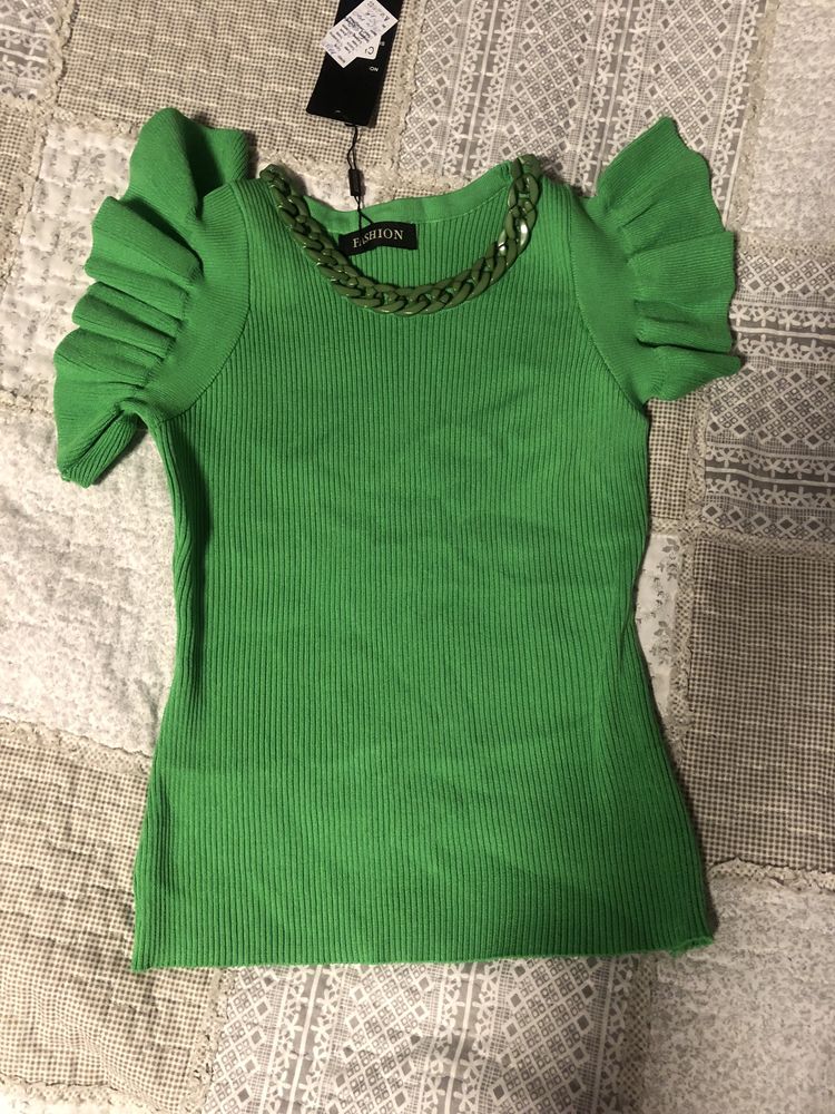 Ефектна зелена блуза рипсена