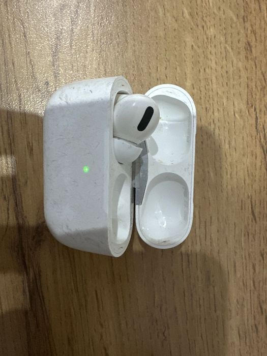 AirPods pro левый