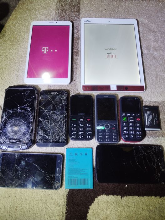 Lot telefoane și tablete piese