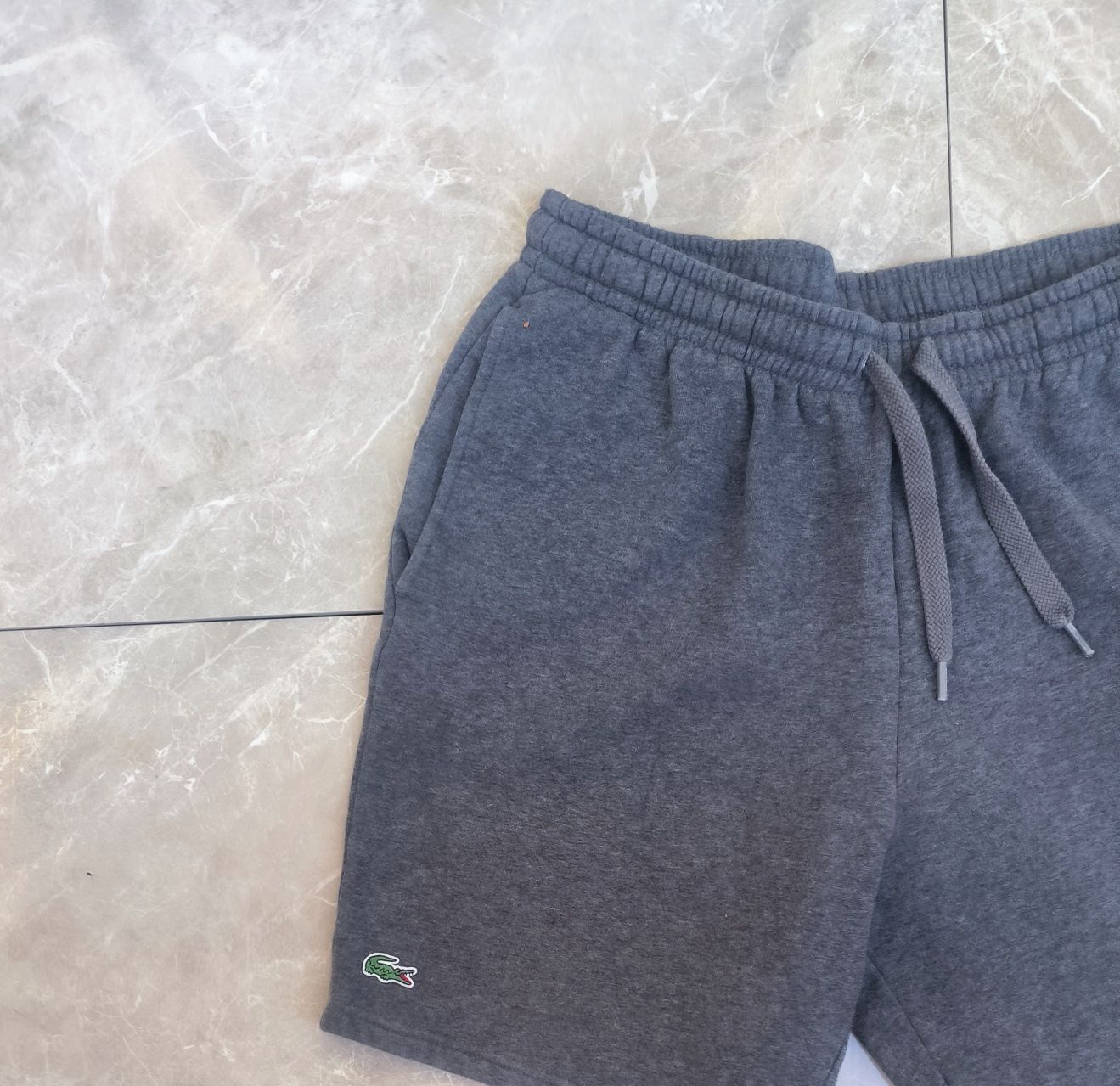 Lacoste къси панталони M размер