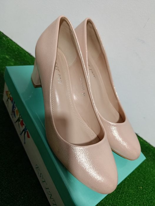 Pantofi roz mărimea 39