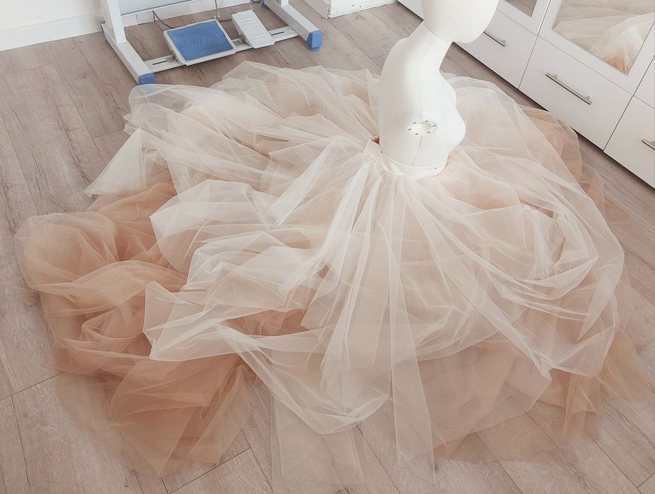 Булчинска рокля Бална пола Екрю Бежаво Пухкава Обемна Тюл Омбре