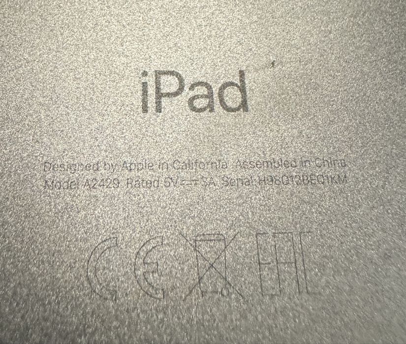 iPad 8 Wifi + 4G, 32GB, чист iCloud, за дисплей