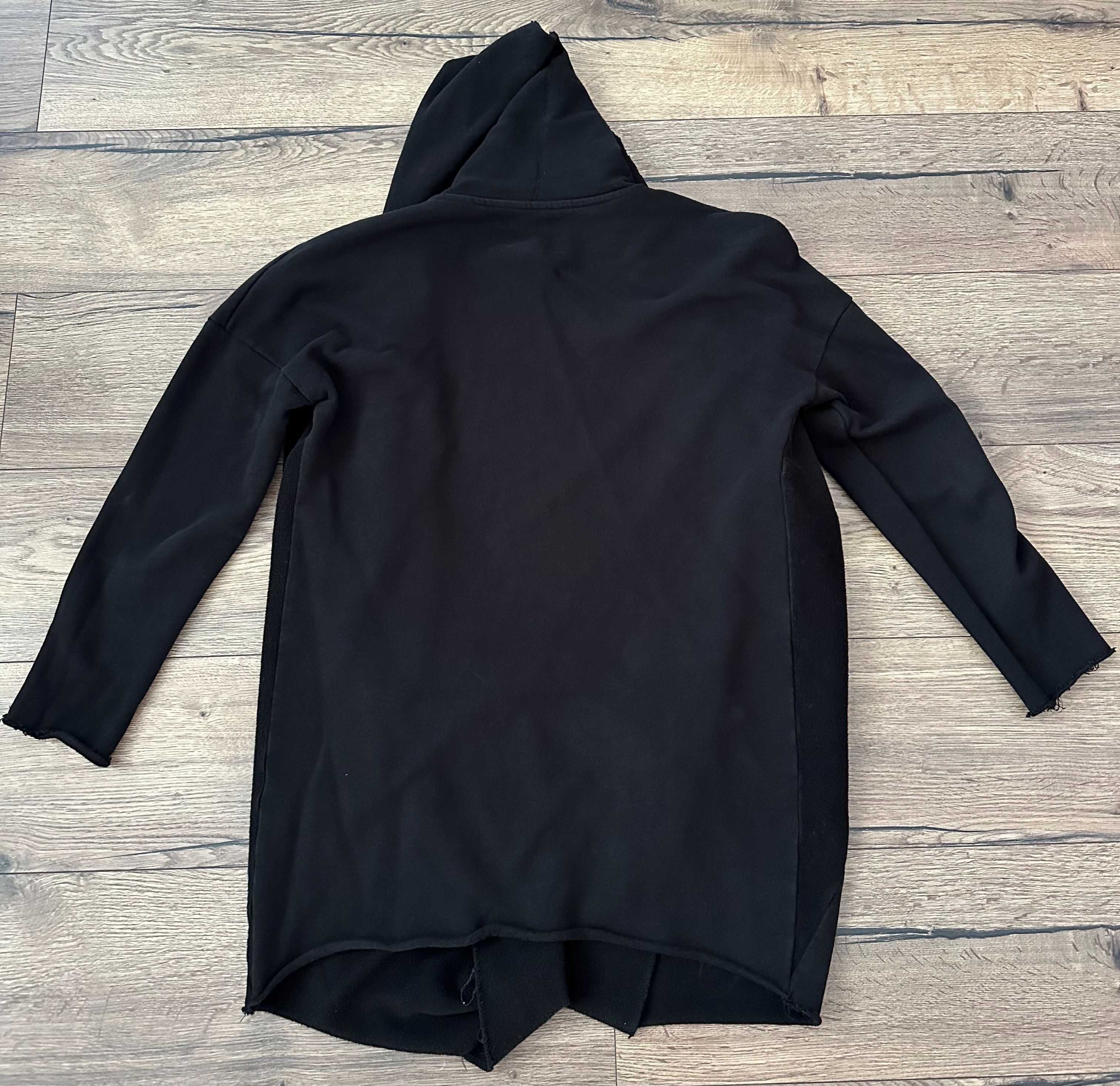 Hanorac Bershka negru, mărimea M, stare foarte bună