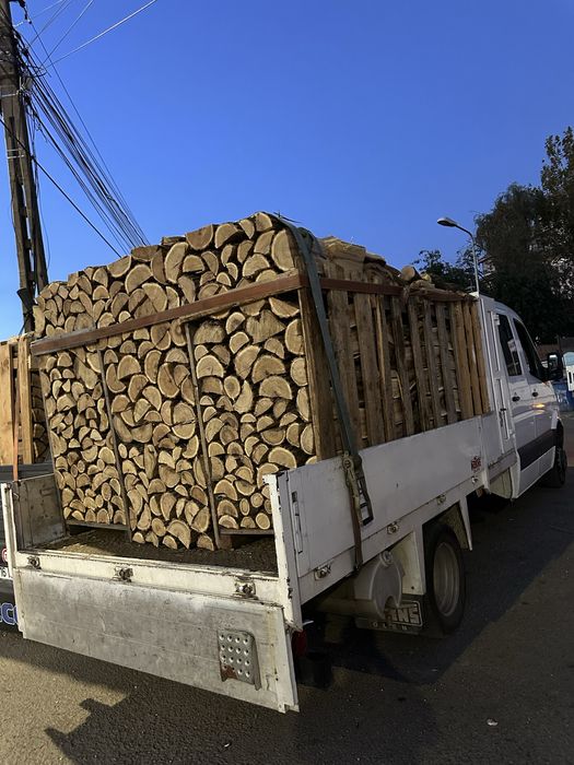 Lemne de foc la palet uscate