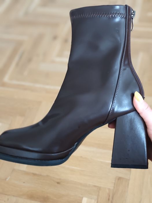 Дамски боти кафяв цвят