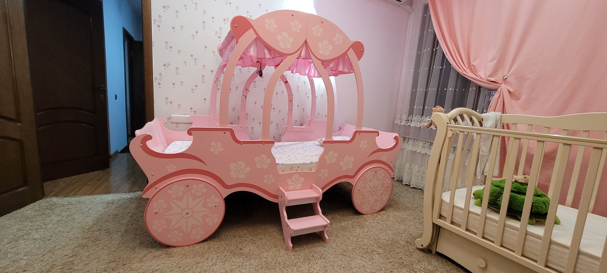 Детская кроватка "Карета принцессы"