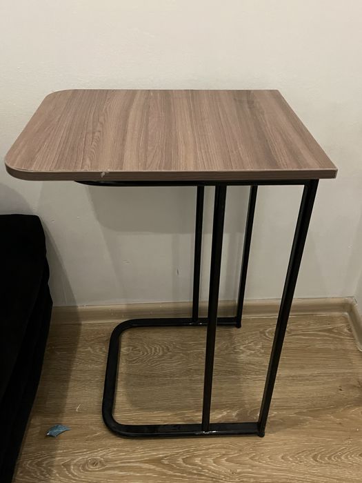 Приставной столик