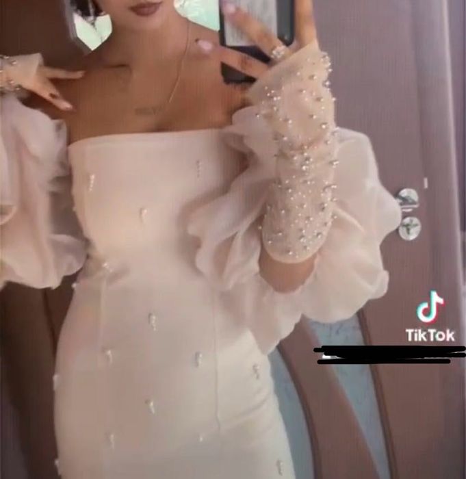 Продавам официлна рокля