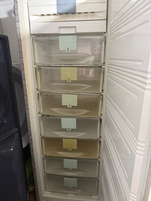 Vand lada frigorifica foarte spatioasa