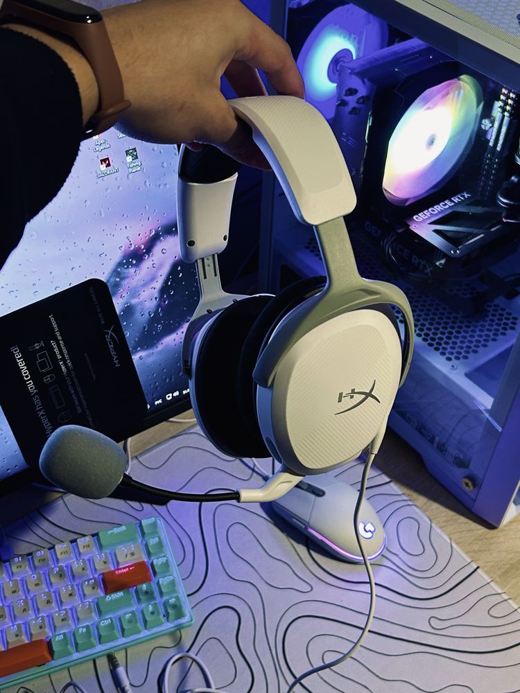 Наушники HyperX и Razer