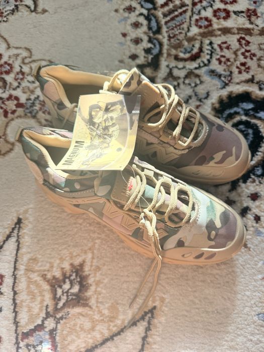 Кроссовки спецобувь  новые