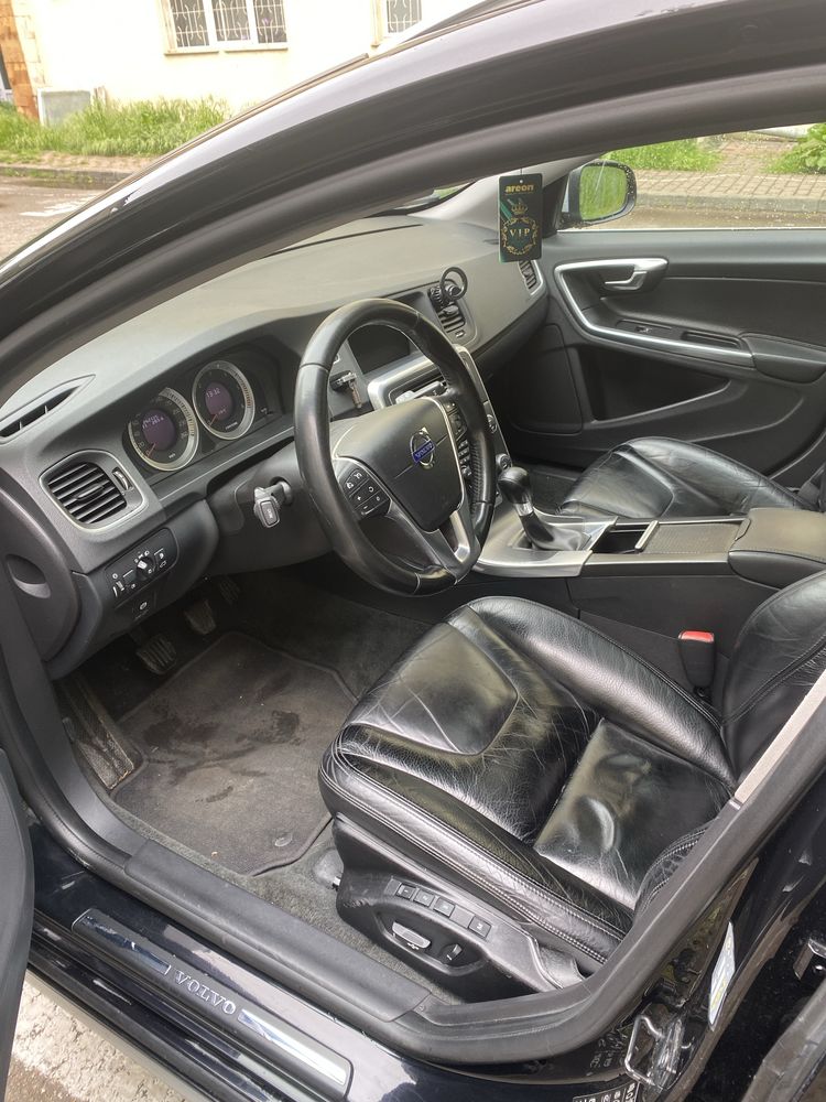 Volvo V60 2011-Summum-D3-163 CP