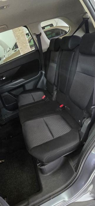 Mitsubishi outlander an 2014 4x4  7Locuri  posibilitatea rate