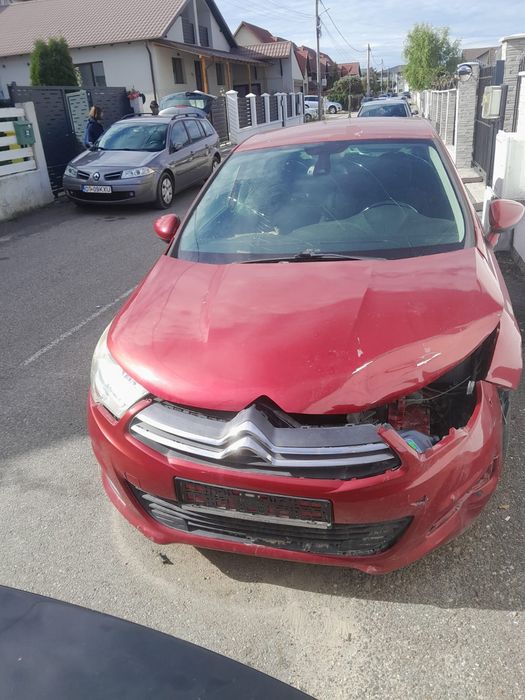 Vand Citroen C4 avariat