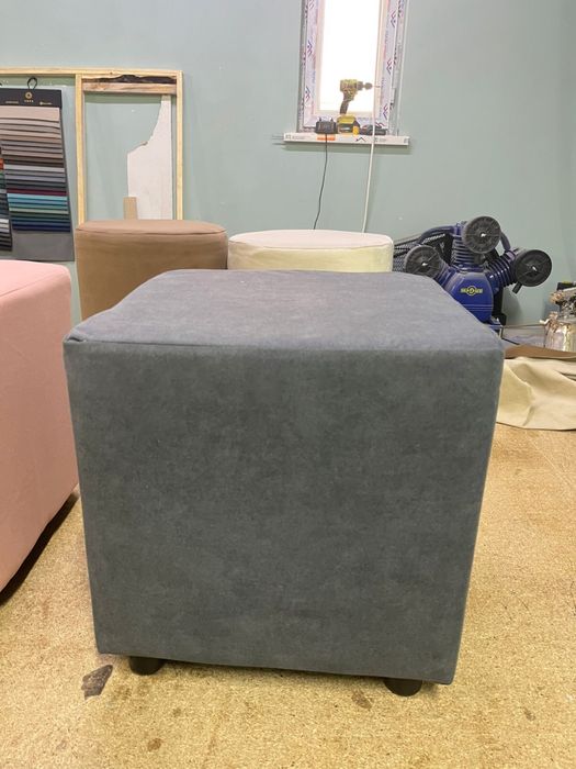 Мебель: пуфик, кресло, пуфы-цилиндры