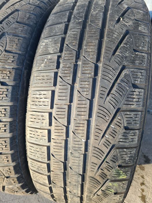 4 бр. зимни гуми 235/50/19 Pirelli MO 2x5 mm 2x 4,5 mm DOT 3612