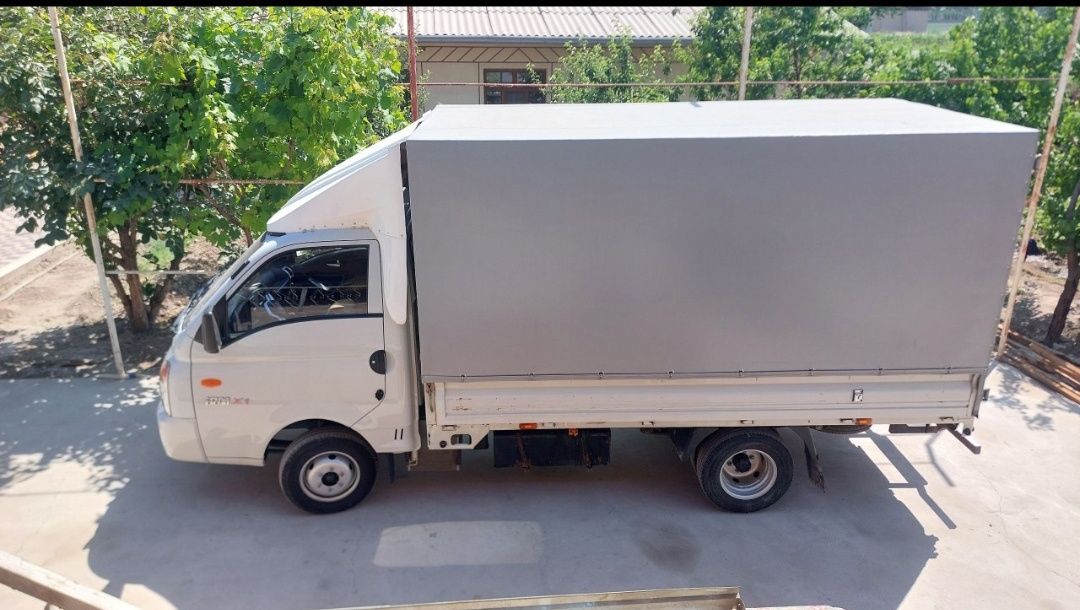 Kia Kama avtomobil