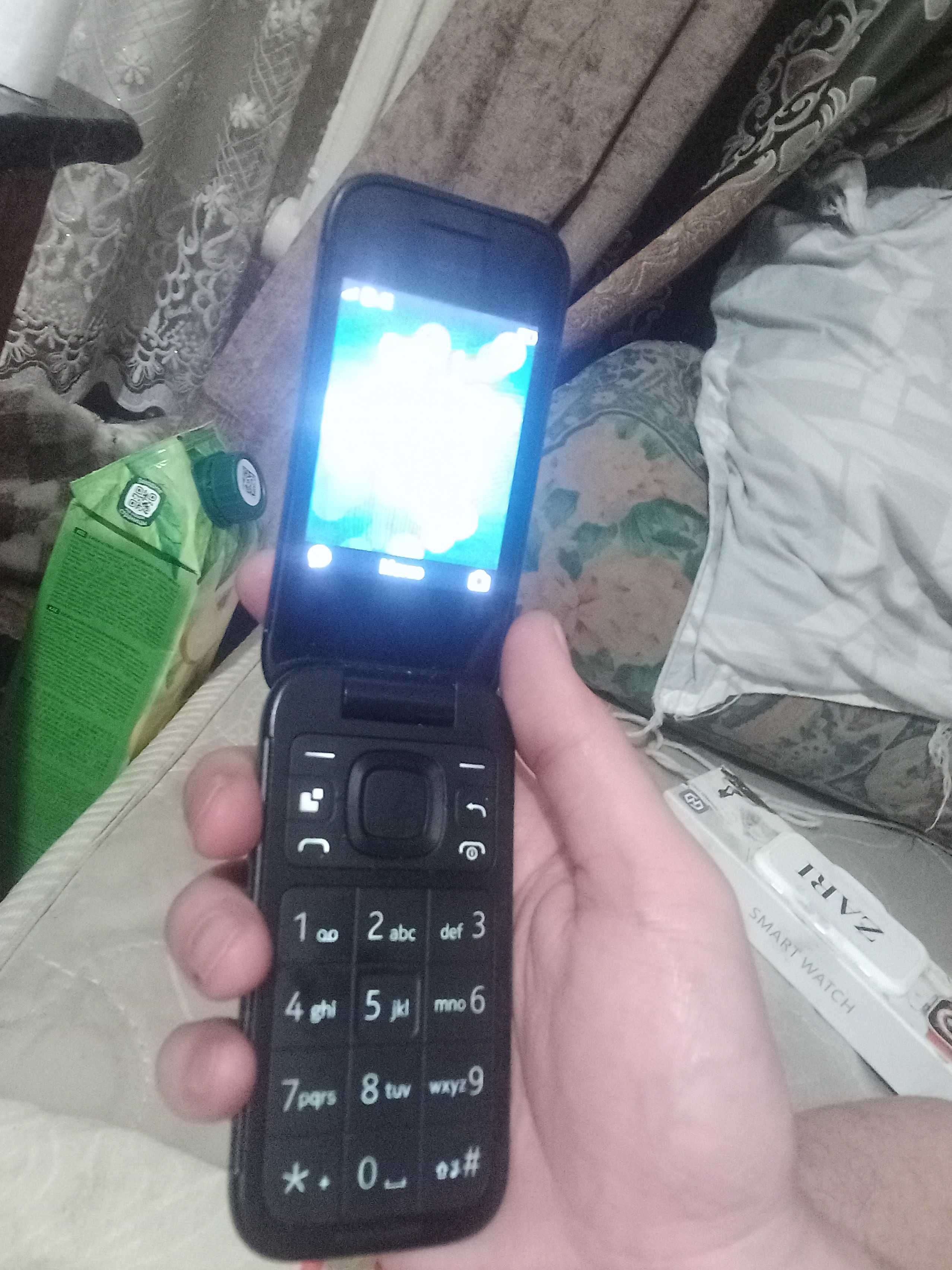Srochna sotiladi Nokia 2660
