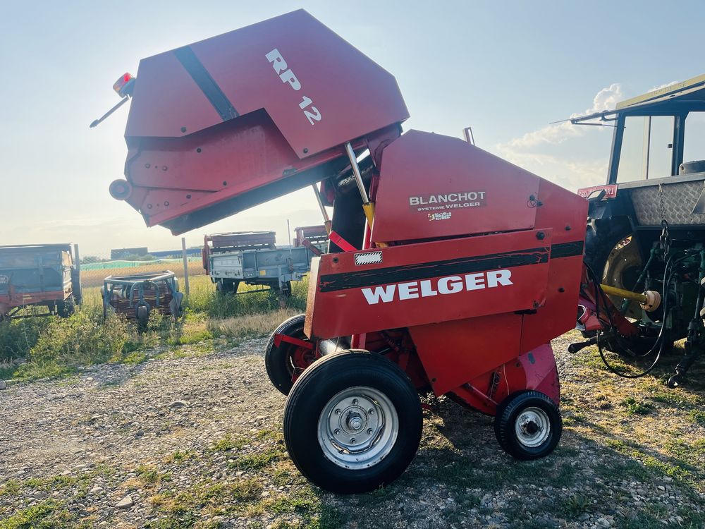 Presa de balotat rotunda Welger RP 12,1.20 m, cu tamburi, ata,nu Krone