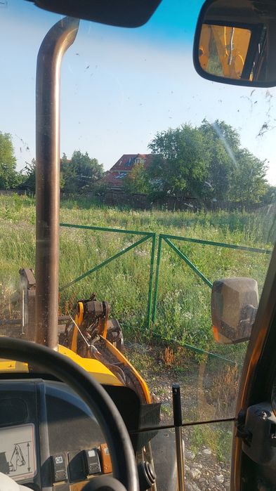 Închiriez Buldoexcavator Bobcat Miniexcavator  compactor  nisip piatra